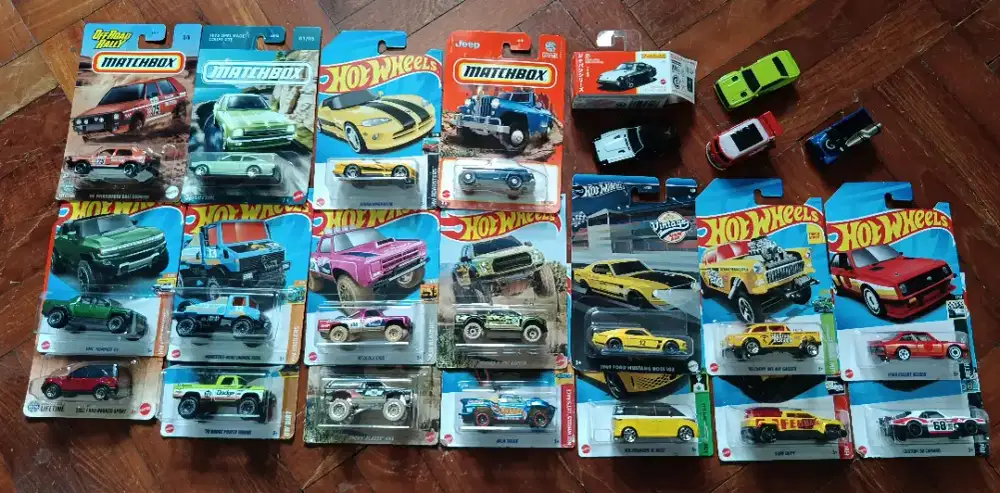 Hot wheels. Total 22pcs