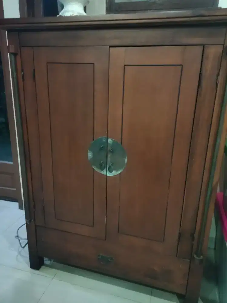 Lemari cina minimalis