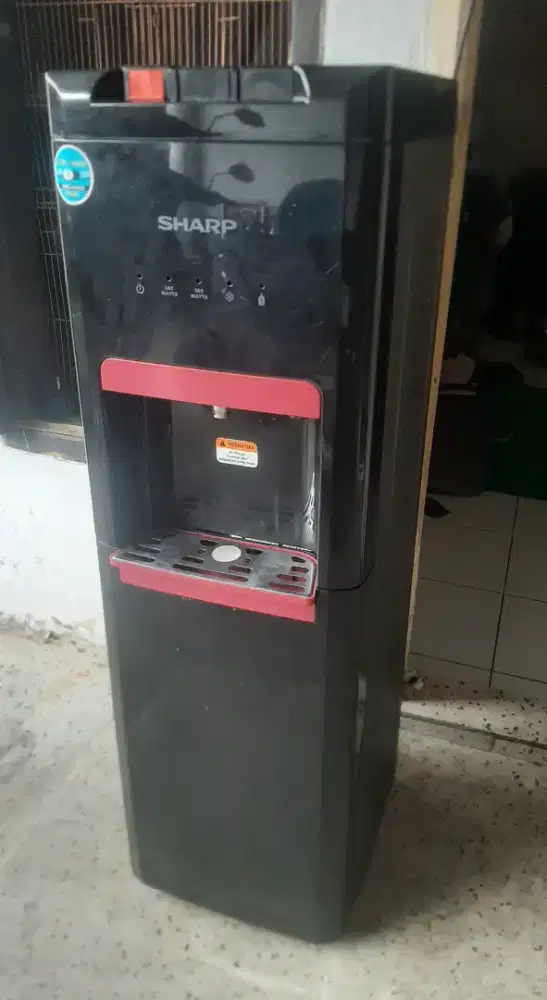 Dispenser air galon bawah low watt Sharp