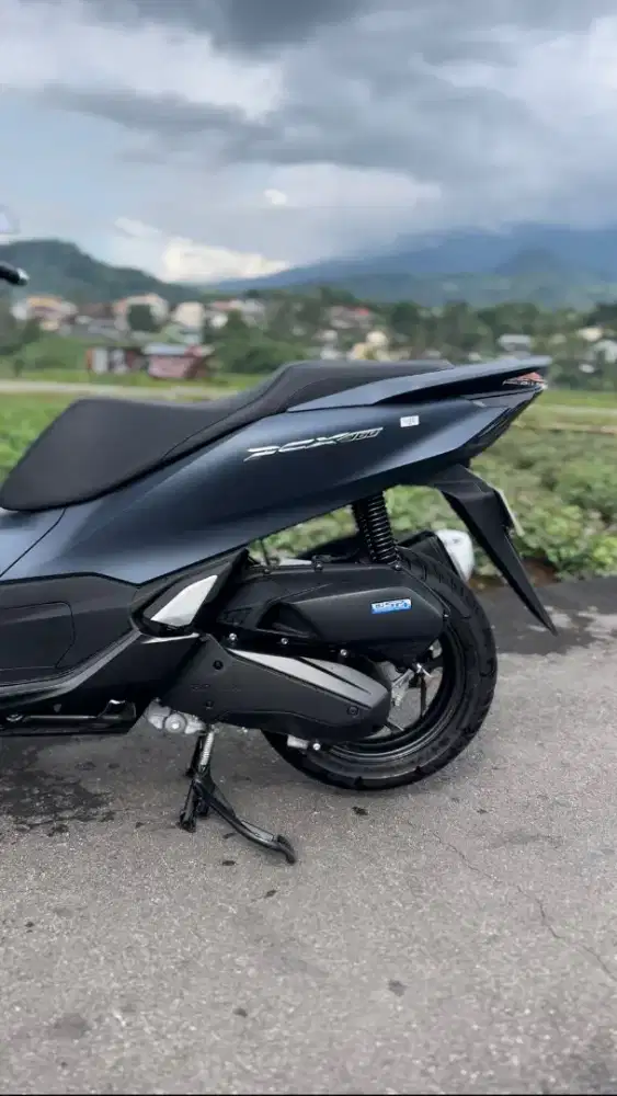 Honda pcx 160 cbs tahun 2023