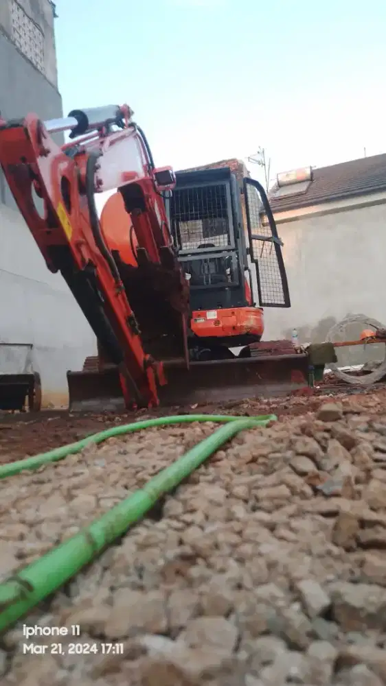 Truk beko Excavator PC50 breker doser wales crane dumptruck vibro