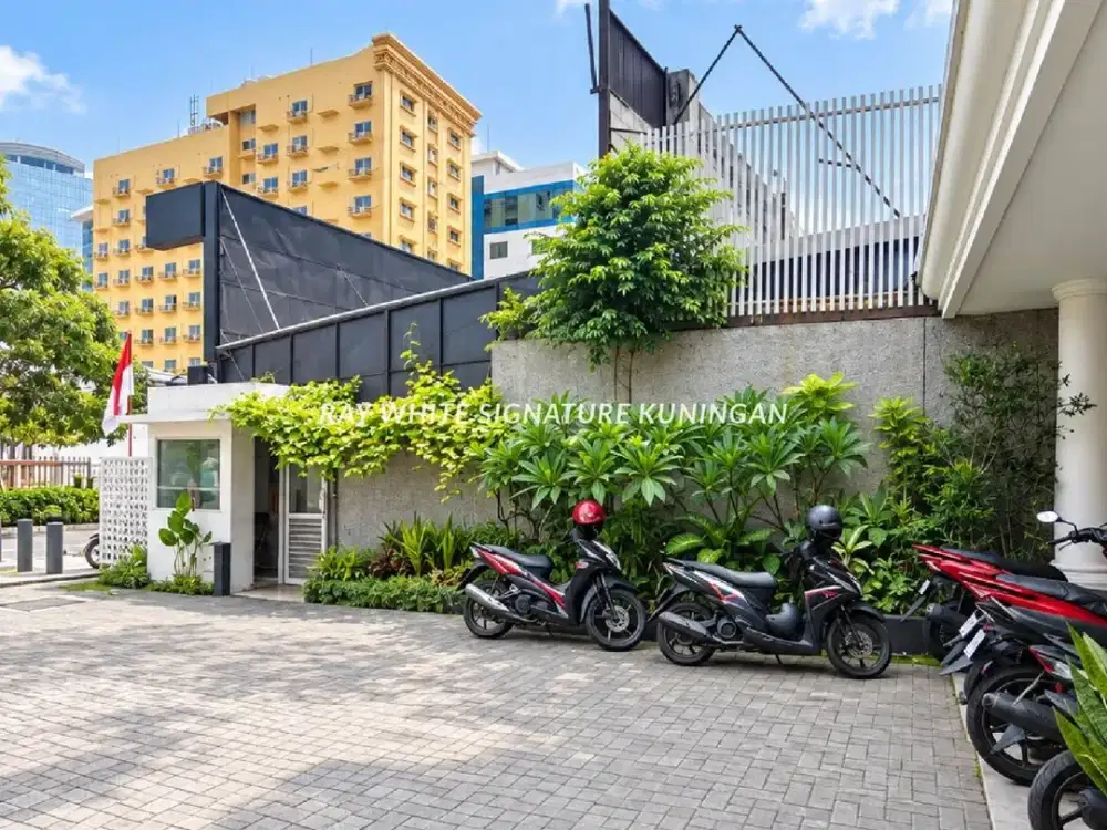 Dijual Rumah Vintage Zona Komersial Cocok untuk Usaha di Cikini Raya