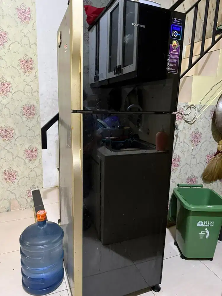 DIJUAL KULKAS POLYTRON 2 PINTU