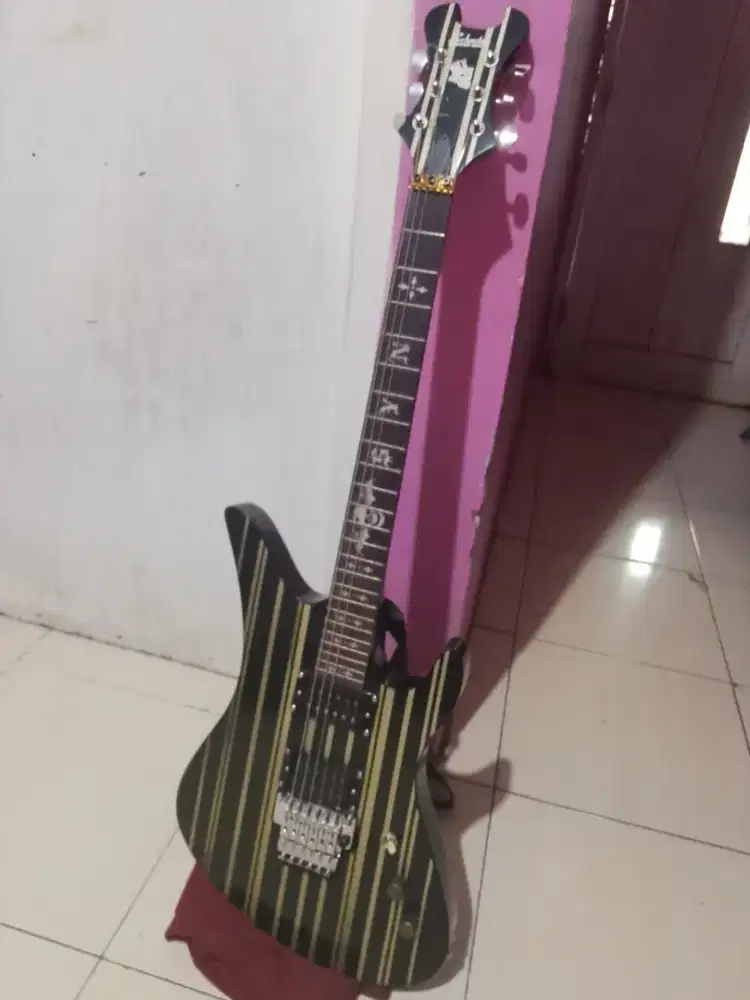 Dijual Gitar Shecter Synister gate custom