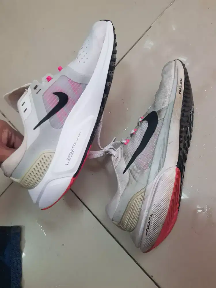 Jasa cuci sepatu