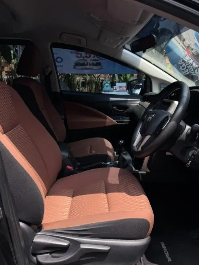 Toyota Kijang Innova 2.0 G Bensin MT 2017 Hitam (LD)