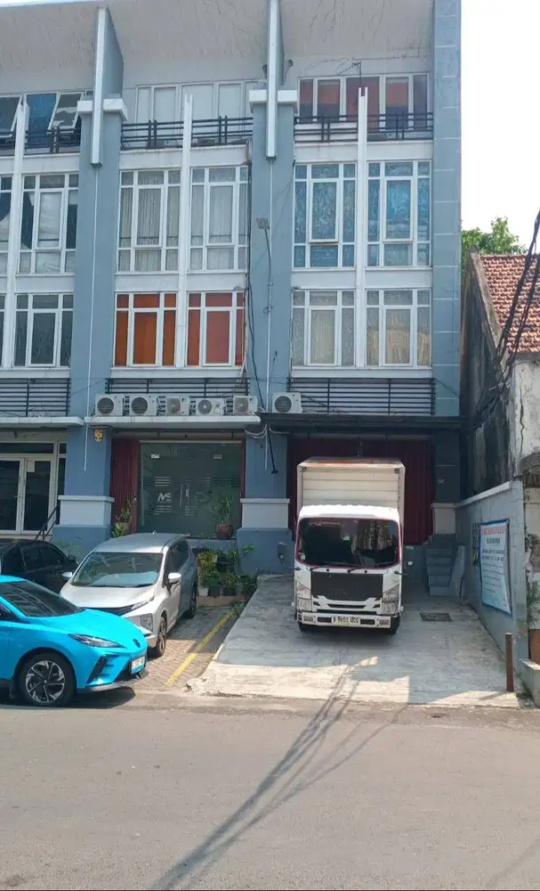 Ruko Gandeng Komersil Strategis Di Pusat Kota