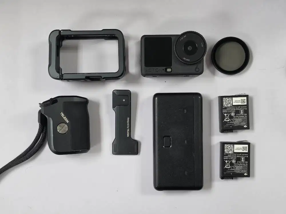 DJI Osmo Action 6 (Adventure Combo) + Telesin Acc.