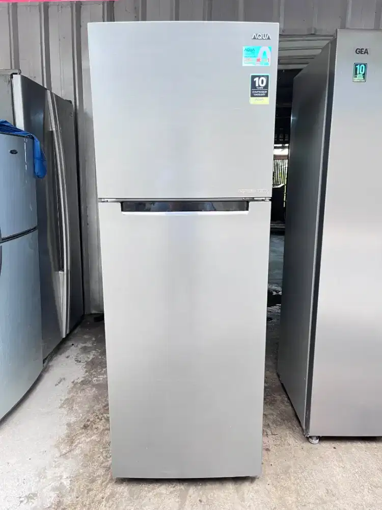 Kulkas 2 pintu AQUA INVERTER