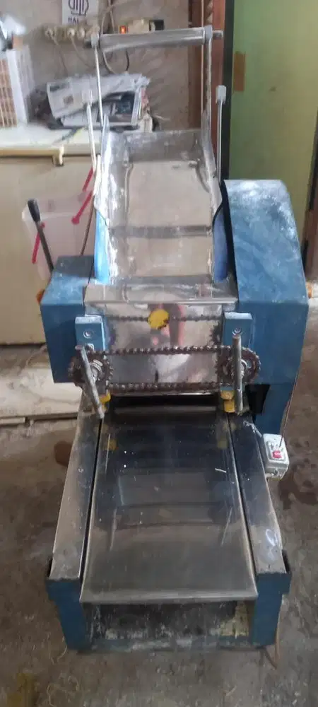 Dijual Mesin Mie dan Pengaduk Mixer Mie Asli Bayoran Teknik