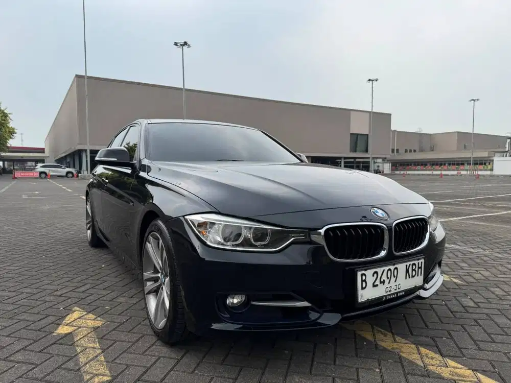FOR SALE F30 BMW 328i A/T 2015 Sport Black