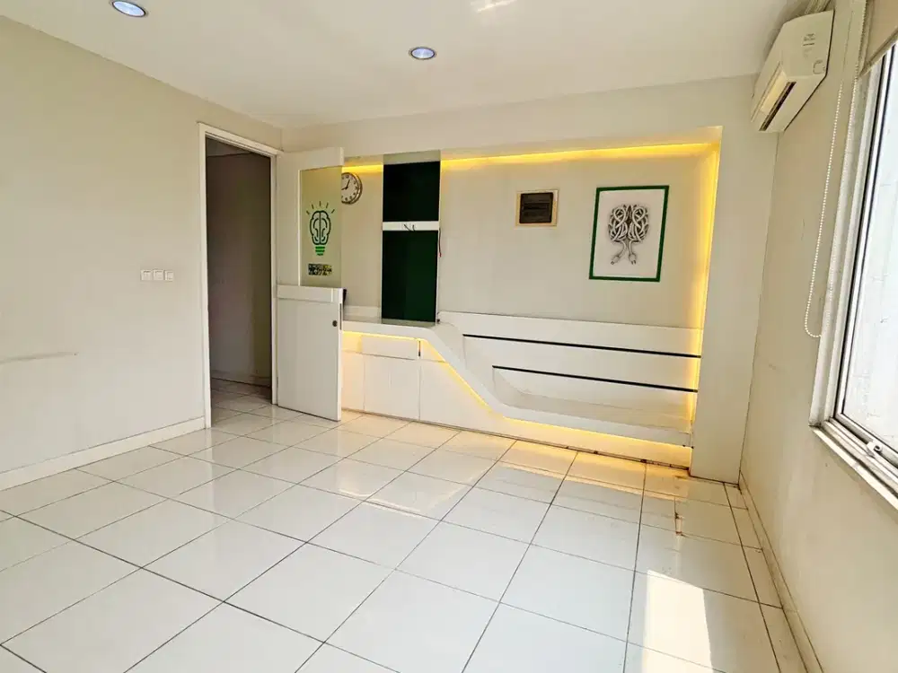 Ruko 3 lantai siap untuk kantor di Golden 8 Gading Serpong