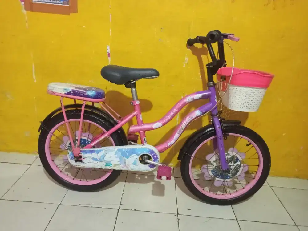 SEPEDA ANAK CEWEK UKURAN 18 KOKOH SIAP PAKAI