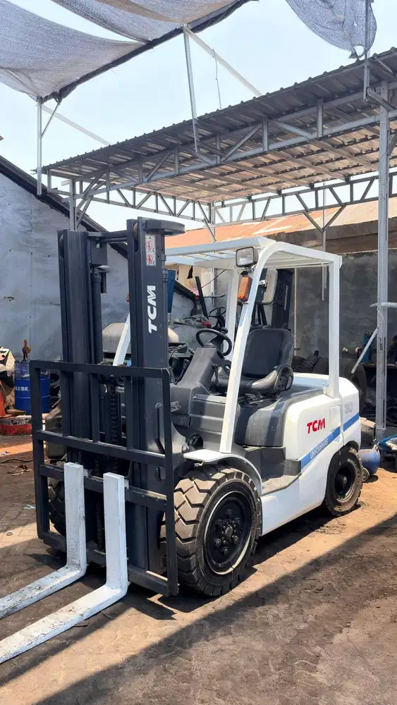 TCM Inoma 3 Ton Mast 3 Meter Kondisi Siap Kerja Unit Normal