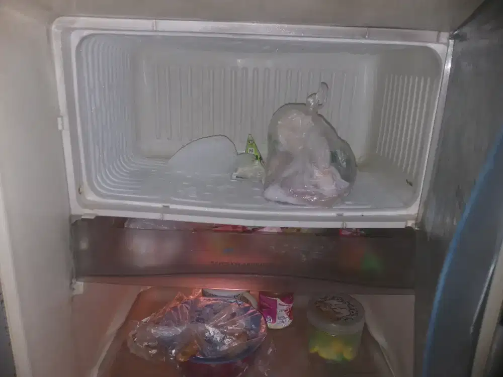 Kulkas low wat sgt dngin nirmal lengkapbfree lalamove dkt