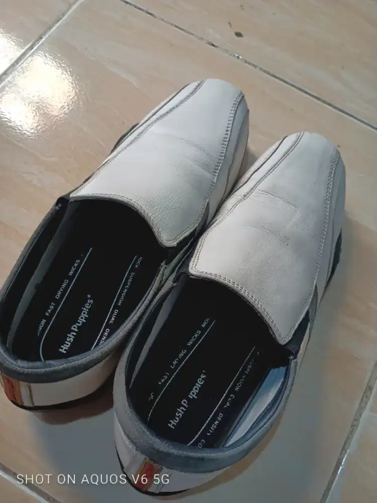 Sepatu Loafer merk Hush Puppies