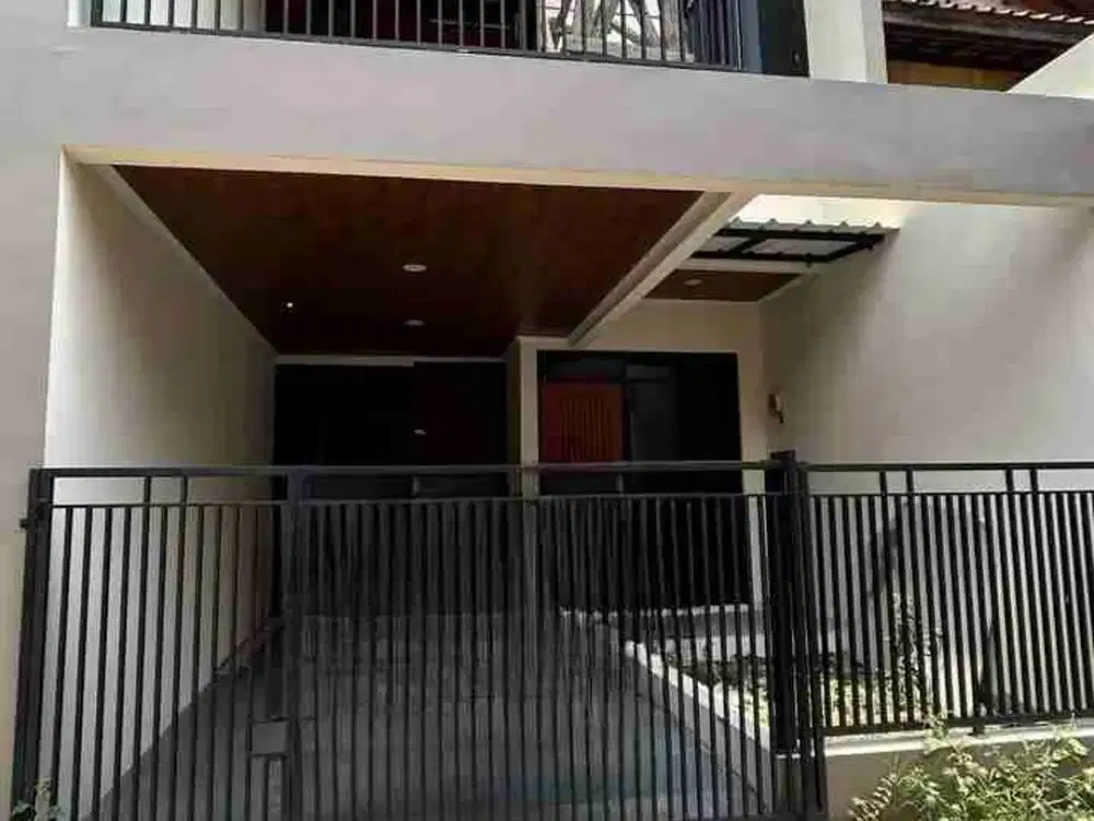 Rumah Baru 2 Lantai Siap Huni
Di Riung Bandung