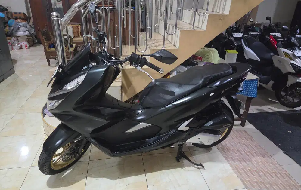 Pcx 150cc abs hitam doff velg emas 2021 gbm