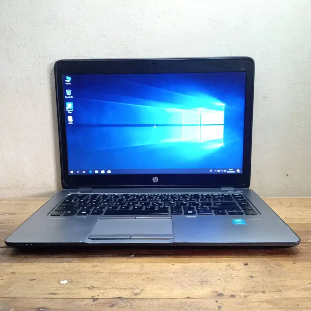 HP core i5-5200U Ram 8 GB SSD 128 GB + HDD 320 GB