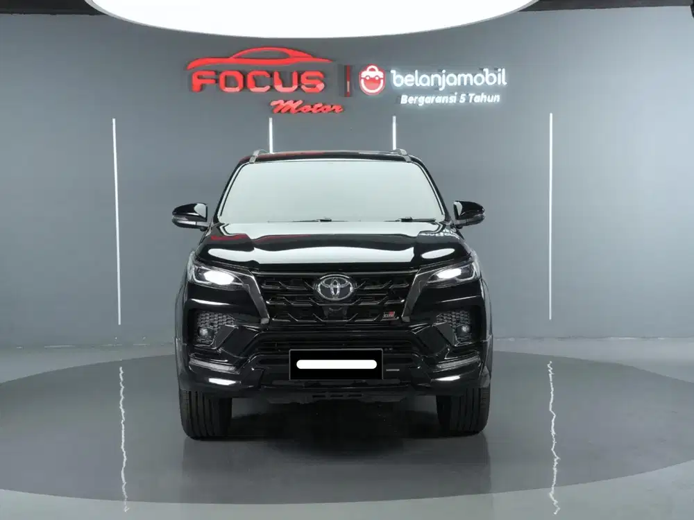 Toyota fortuner vrz gr sport 2022 hitam diesel