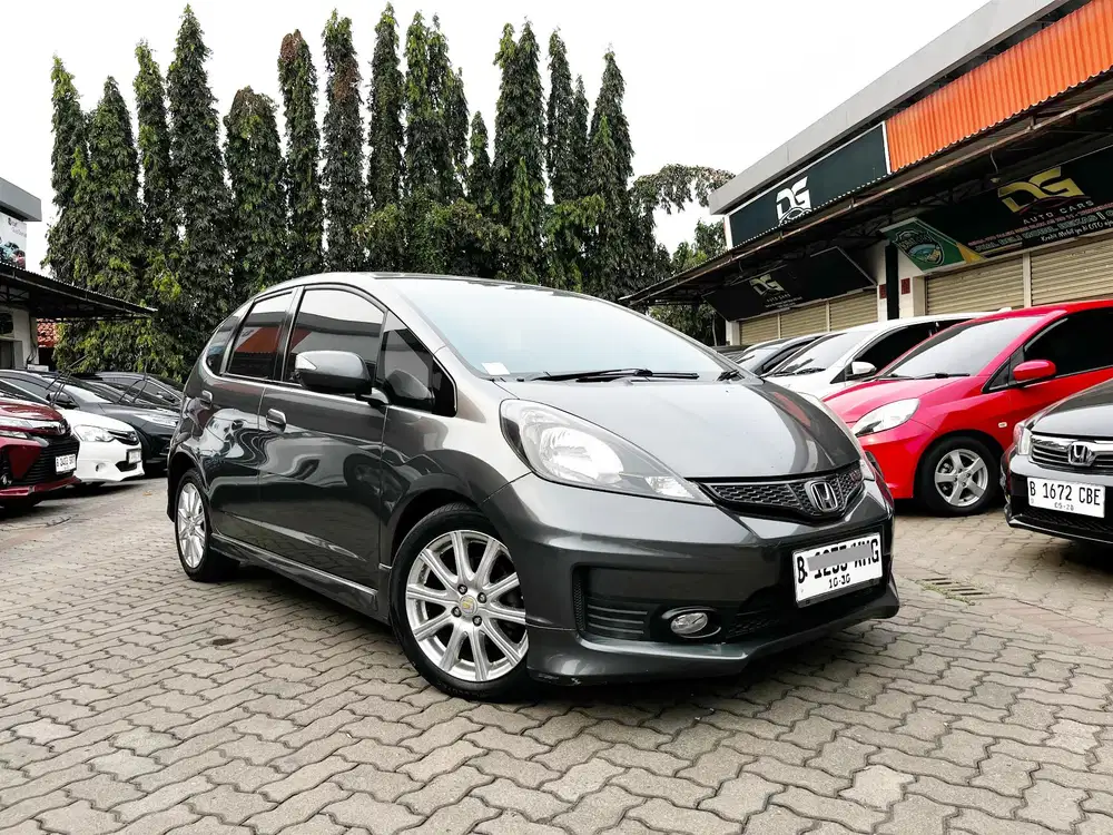 DP 5 JT HONDA JAZZ RS GE8 AT 2013 LAST PRODUKSI BEFORE GK5 STEEL GREY