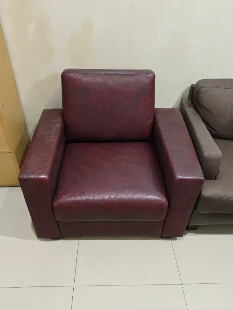 Sofa 1 kursi (Ada 2 pcs)