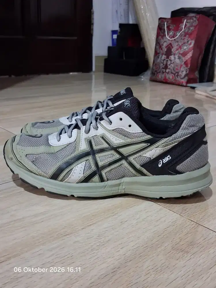 SALE..Original Asics JOG 100S Wide Navy
Size 42½ insole 27cm