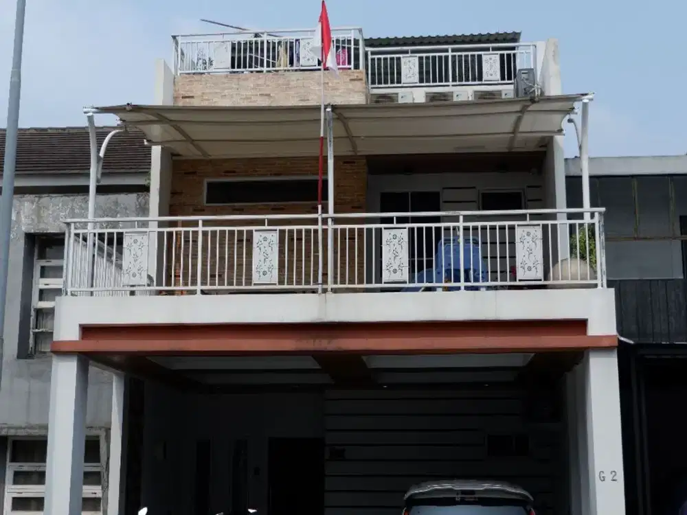 Dijual rumah 3 lantai di the addres