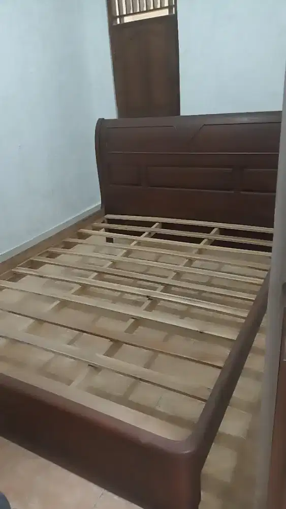 Dipan Jati kuat, seperti baru 160x200