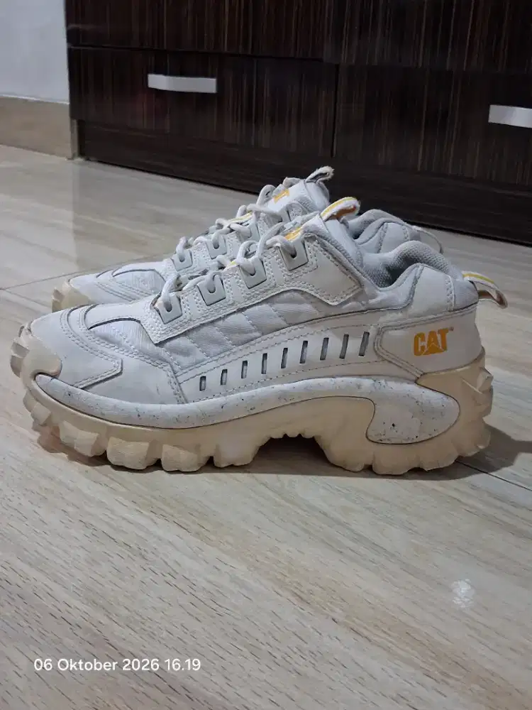Original Second CAT Footwear Intruder
Size 40 Insole 25cm