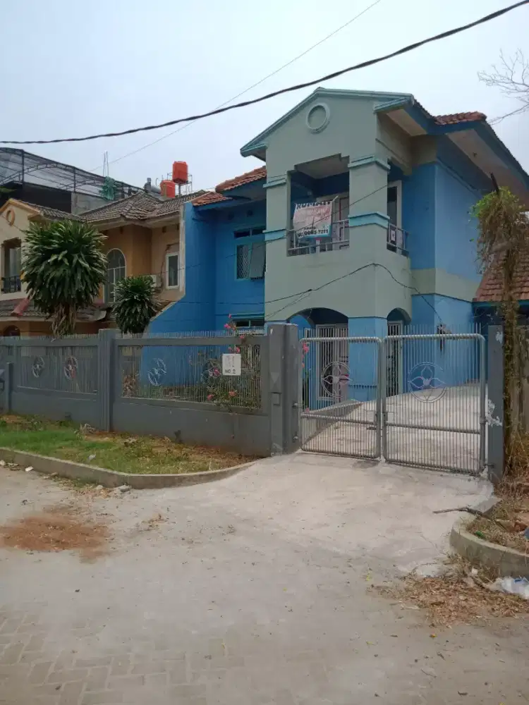 Di kontrakan rumah tinggal  rp.40 juta pertahun