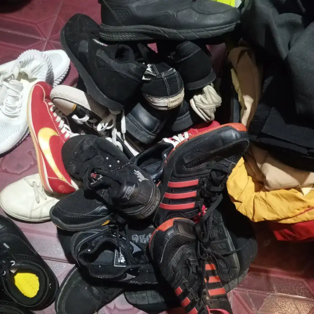 Borongan murce jaket celana sepatu