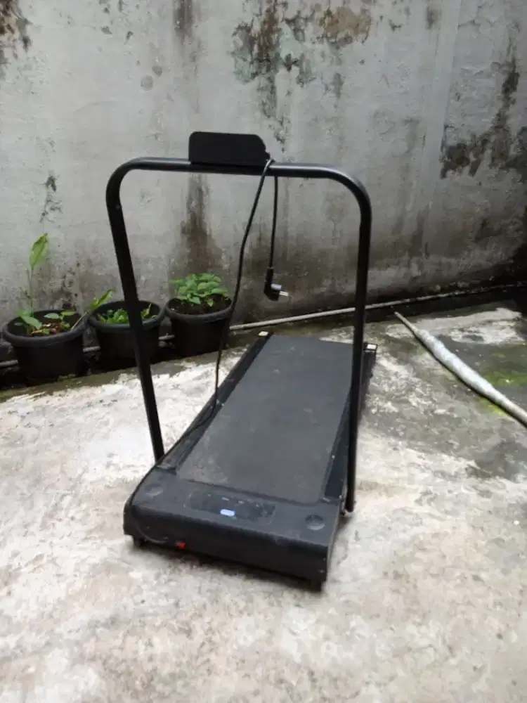 Treadmill Lipat Listrik Merk Twen iSmart Second Mulus 95% Siap Pakai