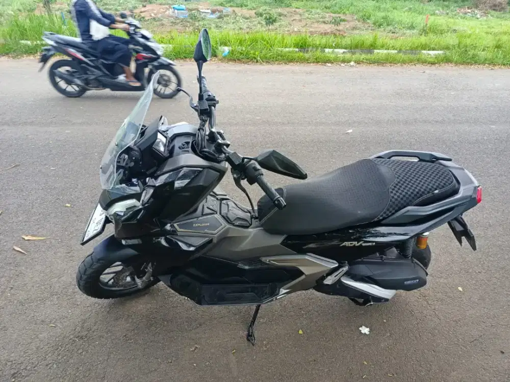 Honda ADV 160 CBS 2023 Hitam Mulus Kunci 2 Pajak Panjang