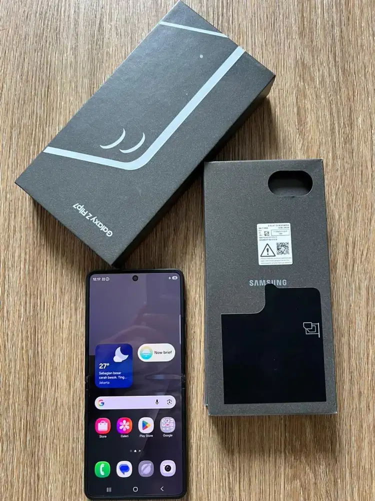 Samsung Z flip 7 12/256gb SEIN