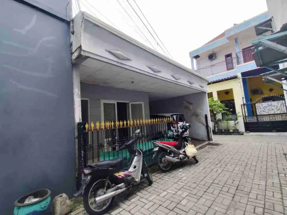 BRONGGALAN LEBAR 8‼Jual  Rumah Hook Area Tambaksari Surabaya