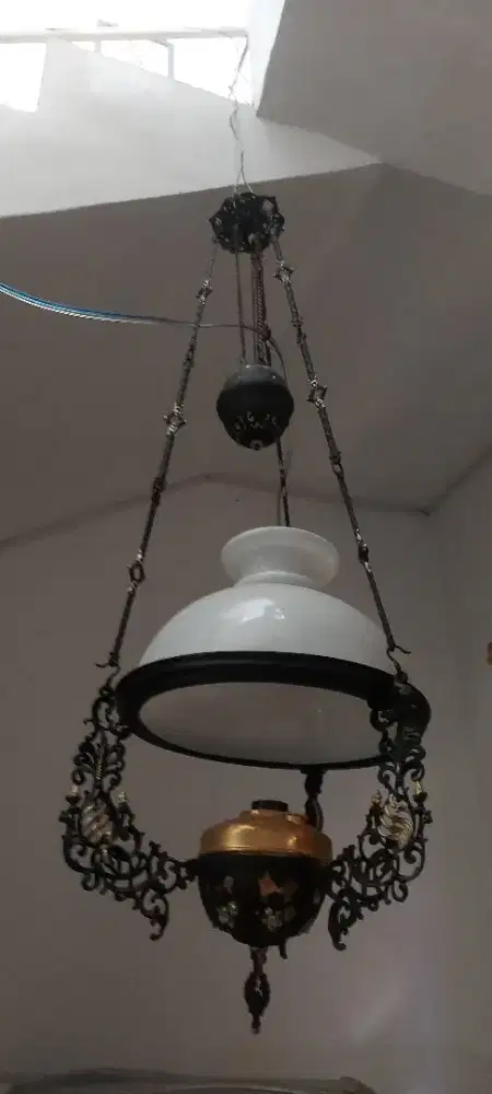 Lampu gantung crystal asli lawas