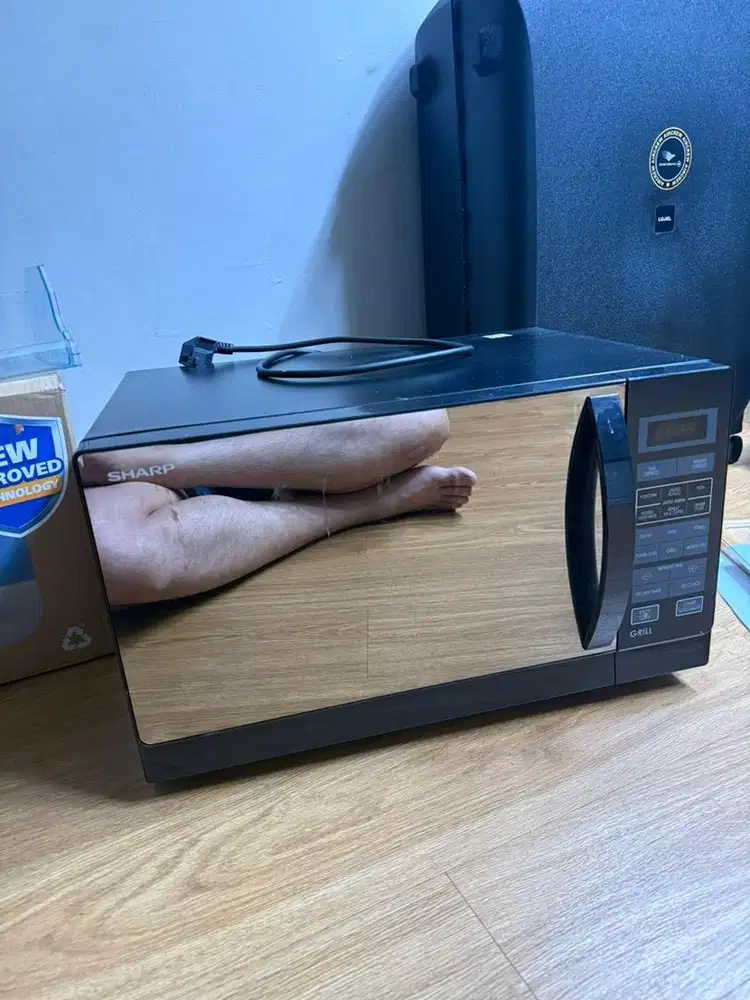 Microwave Sharp R728 kondisi 98% like new!
