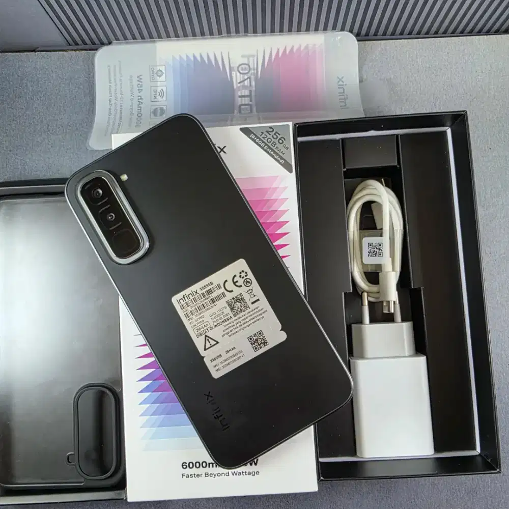 Infinix hot 70 ram 6+6/256GB baterai 6000mAh lengkap mulus normal
