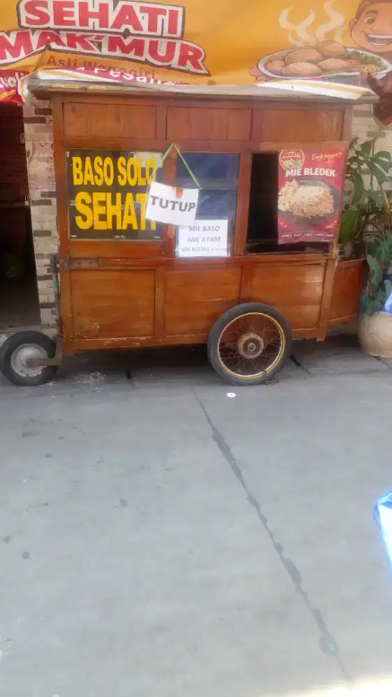 Gerobag baso dan mie ayam