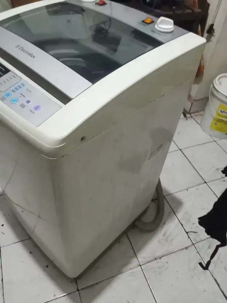 Mesin cuci 1 tabung eletrolux