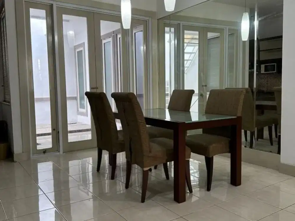 L130S Rumah disewakan di Taman Beverly Lippo Cikarang