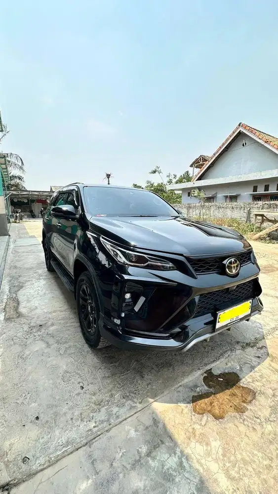 DIJUAL Fortuner 4x2 2.8 VRZ A/T GR Sport TSS Tahun 2025