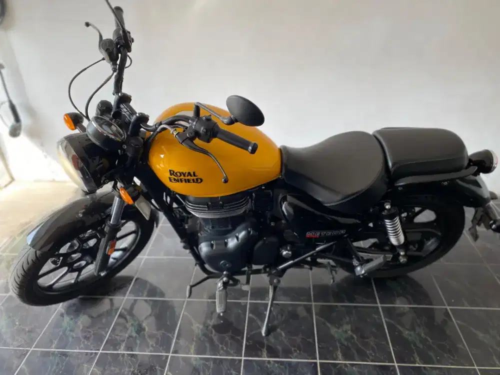 Royal Enfield Meteor 350 plat D