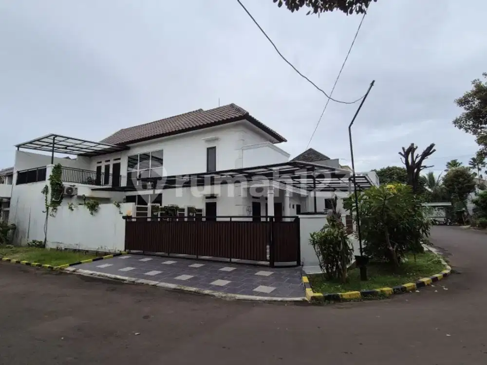 Rumah Hoek Semi Furnished Siap Huni di Griya Jakarta, Pamulang