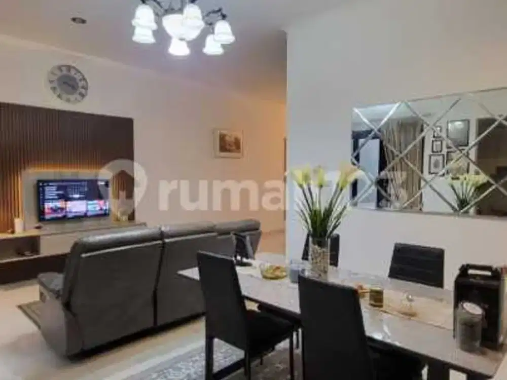 Dijual Rumah Bagus, Modern Semi Furnished 2 Lantai di BSD