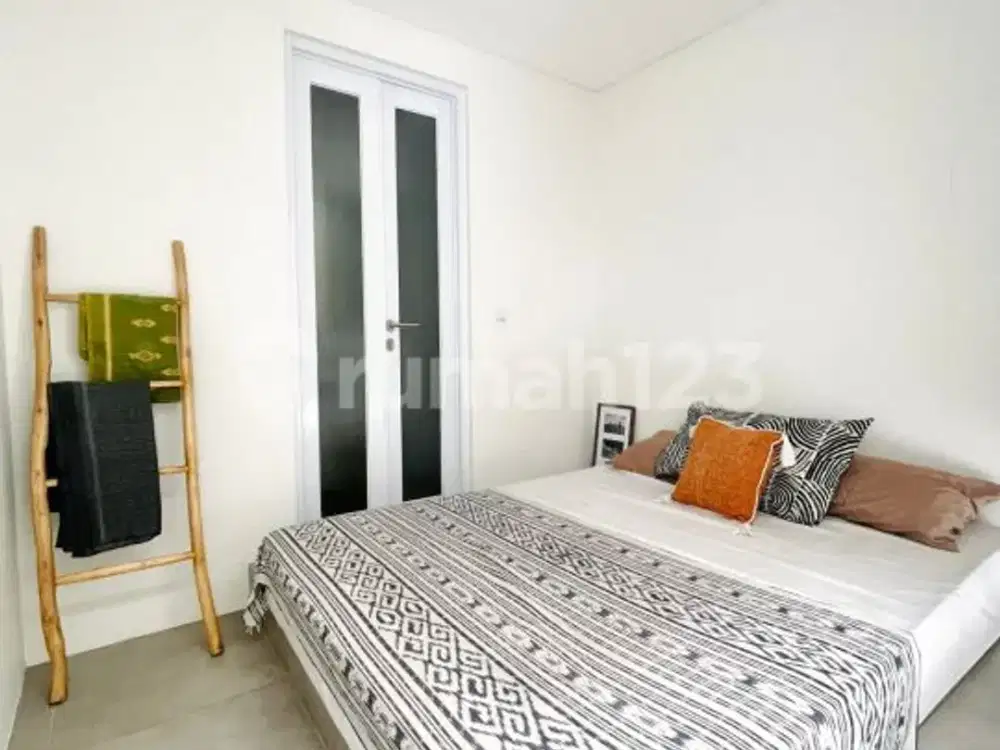 Jual Cepat Rumah Modern 3 Lantai Furnished di Myza BSD City