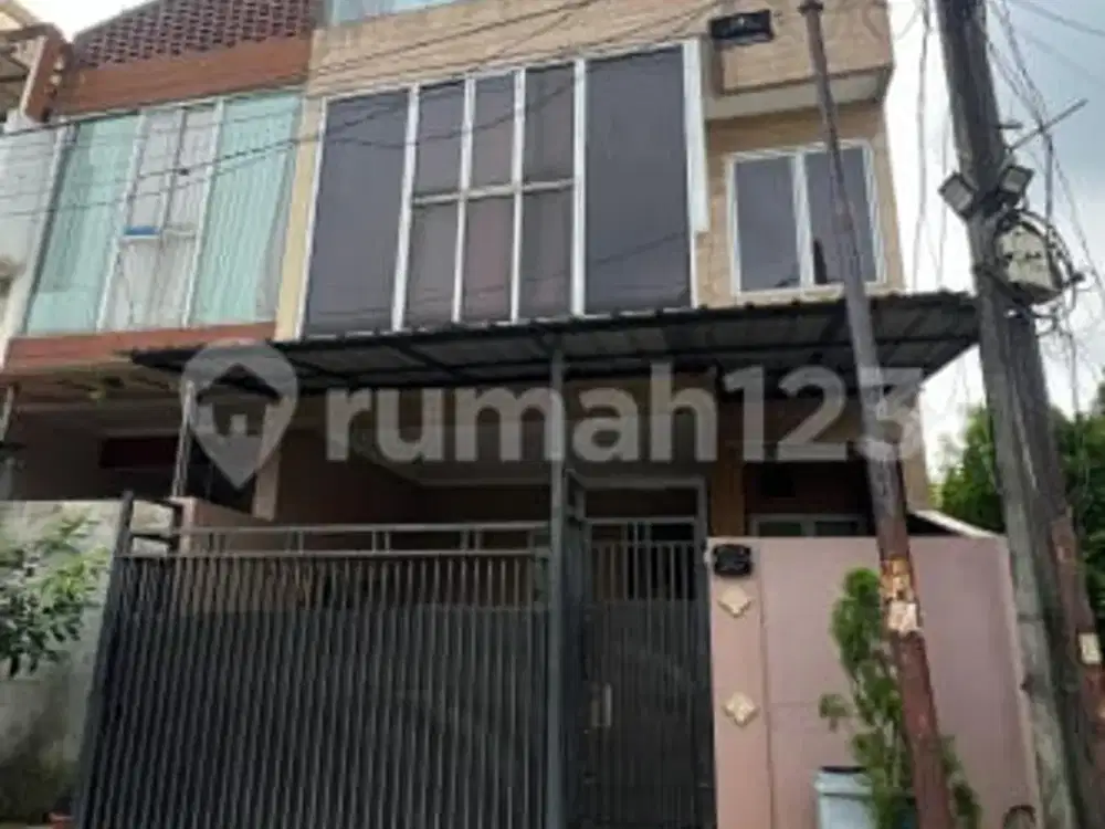 Jual Rumah Bagus Semi Furnished Siap Huni di Gading Serpong
