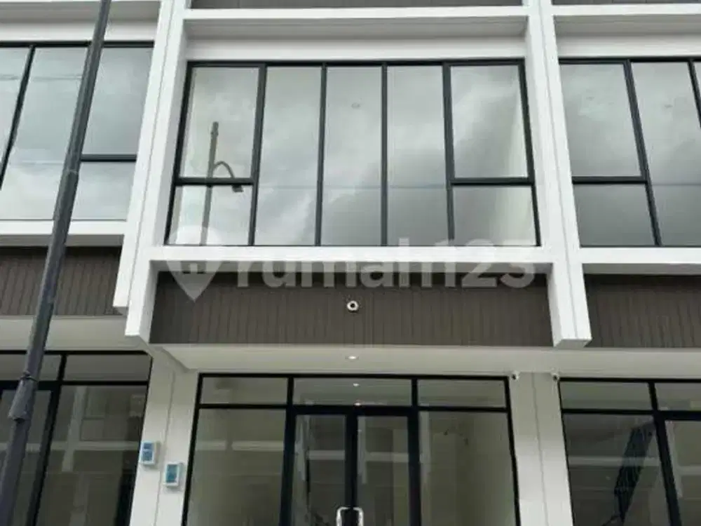 Disewakan Ruko Brand New Hadap Selatan di Sorrento Grande, Gading Serpong