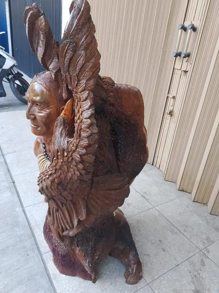 Patung Antik Ukiran Kayu